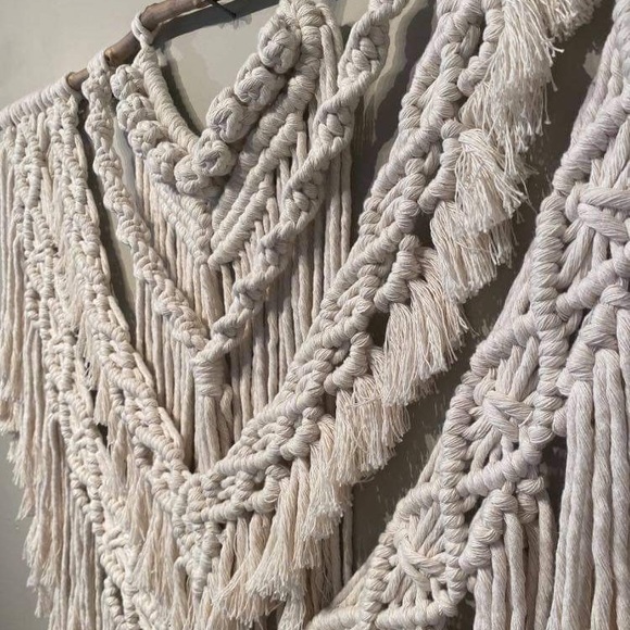 Huge macrame wall hanging art piece - Picture 4 of 5